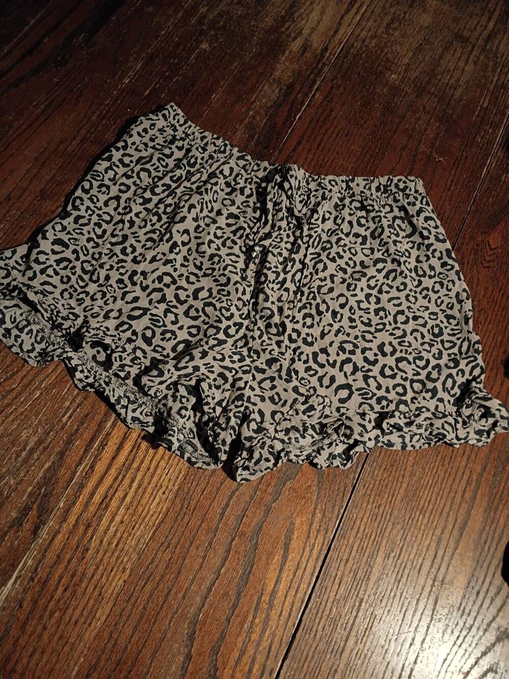 Large American Eagle Cheetah Leopard Print Elastic Drawstring Waist Shorts
